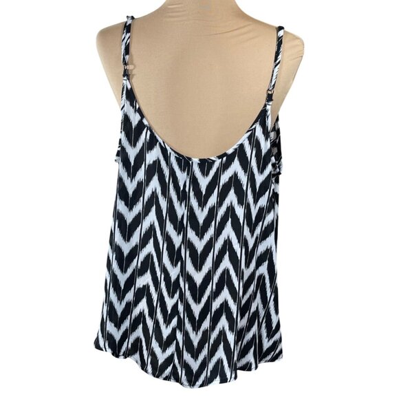 APT.9 Tank Top Black White Chevron Size 2X Cami Shell Round Neck - Picture 3 of 8